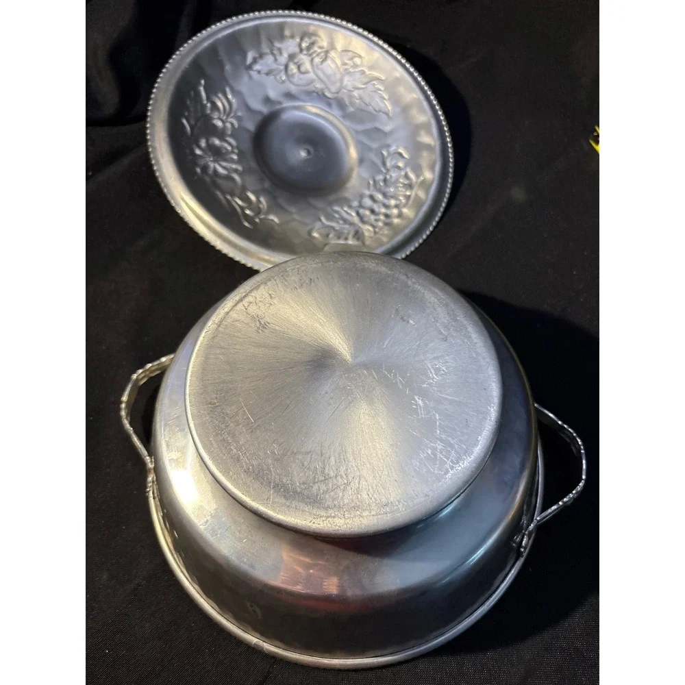 Vintage Hammered Aluminum Covered Casserole‎ Dish Floral Fruit Repousse 8 inch